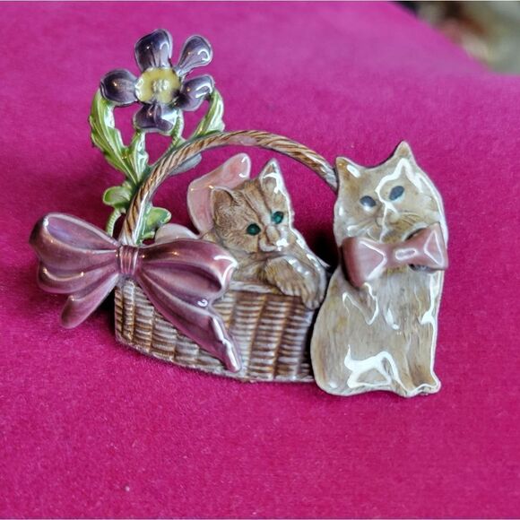 Vintage signed KC enamel cats pin - Picture 1 of 2